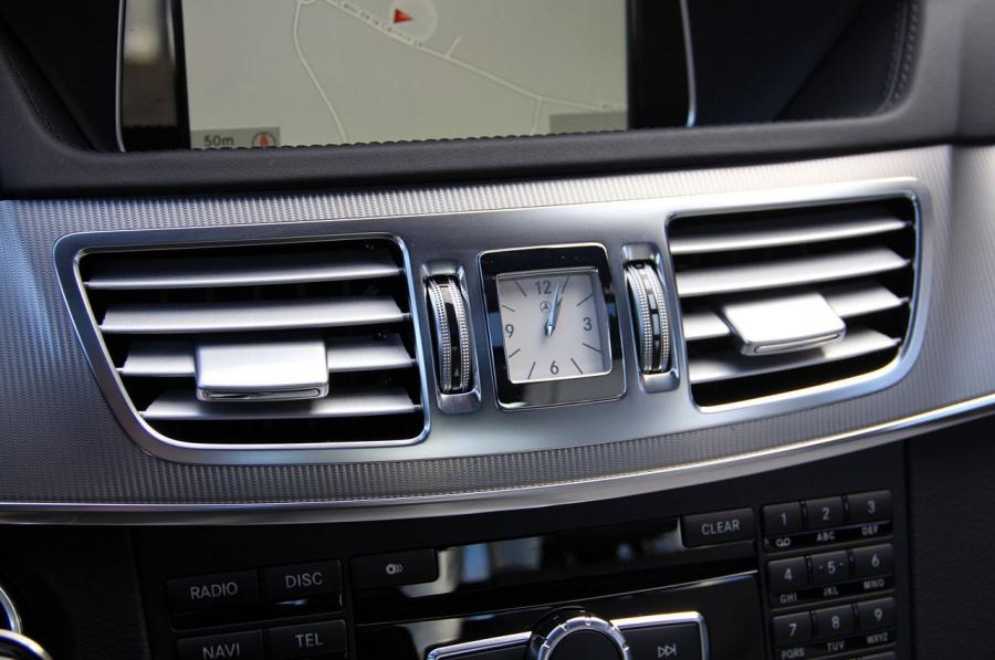  Mercedes-Benz E400 2014 года  (фото 15 из 41)